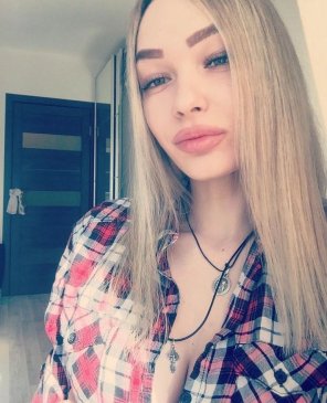 Мила, 21